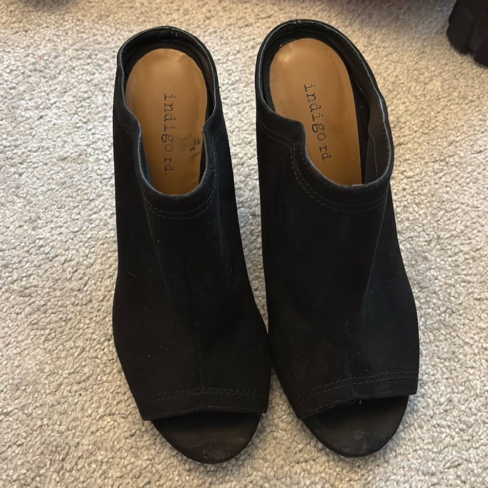 Black open toe heels